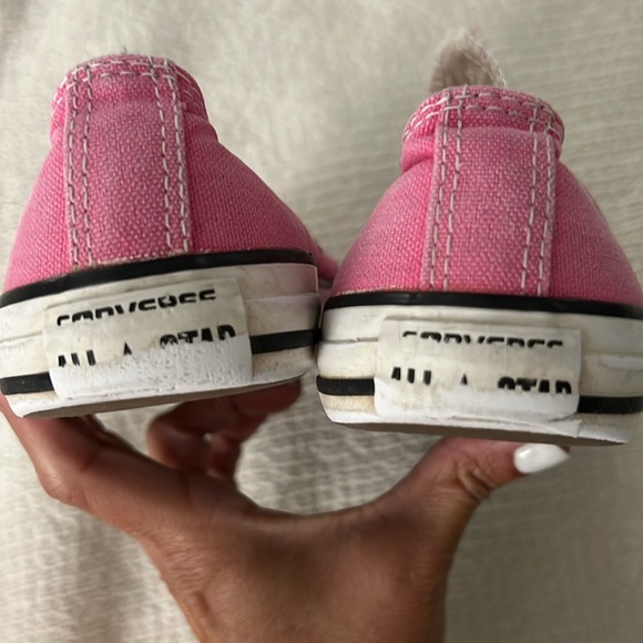 Converse pink sneakers girls size 2, well loved, no laces - Picture 5 of 5
